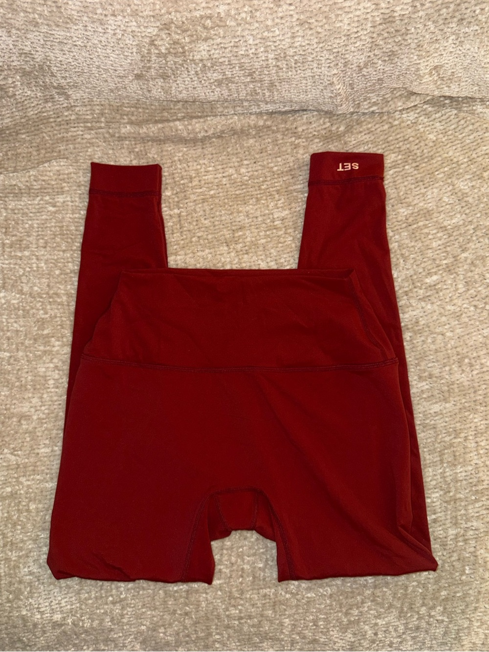 SET Active Burgundy Leggings